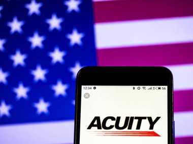 Kiev, Ukrayna - 16 Ocak 2019: Keskinliği marka şirket logosu akıllı telefon görüntülenen gördüm