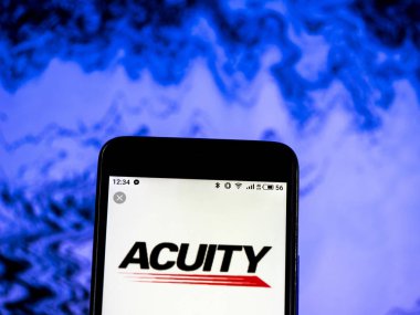 Kiev, Ukrayna - 16 Ocak 2019: Keskinliği marka şirket logosu akıllı telefon görüntülenen gördüm