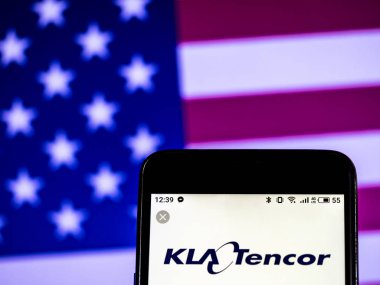 Kiev, Ukrayna - 16 Ocak 2019: lkla-Tencor Semiconductor üretim companyogo akıllı telefonda görüntülenen görüldü