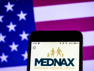 Kiev, Ukrayna - 16 Ocak 2019: Mednax şirket logosu akıllı telefon görüntülenen gördüm