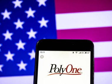 Kiev, Ukrayna - 16 Ocak 2019: Polyone Corporation Plastik malzeme ve reçine üretim şirketi logosu akıllı telefonda görüntülendi görüldü