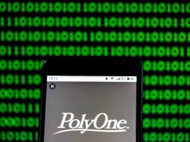 Kiev, Ukrayna - 16 Ocak 2019: Polyone Corporation Plastik malzeme ve reçine üretim şirketi logosu akıllı telefonda görüntülendi görüldü
