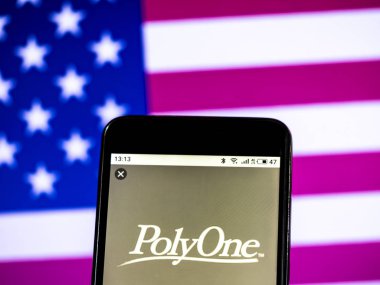 Kiev, Ukrayna - 16 Ocak 2019: Polyone Corporation Plastik malzeme ve reçine üretim şirketi logosu akıllı telefonda görüntülendi görüldü