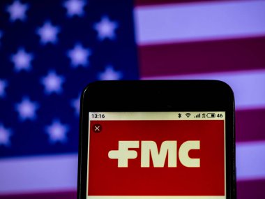 Kiev, Ukrayna - 16 Ocak 2019: Fmc Corporation Şirket logosu üretim kimyasal akıllı telefon görüntülenen gördüm