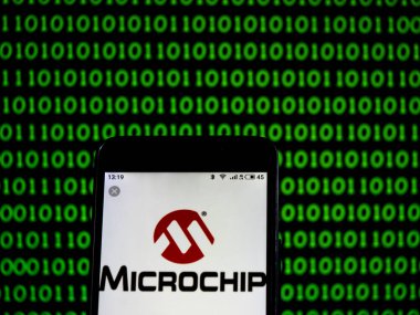 Kiev, Ukrayna - 16 Ocak 2019: Microchip Technology Inc. logosu akıllı telefonda görüntülendi