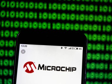 Kiev, Ukrayna - 16 Ocak 2019: Microchip Technology Inc. logosu akıllı telefonda görüntülendi
