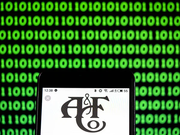Kiev, Ukrayna - 16 Ocak 2019: Abercrombie & Fitch Retail şirket logosu akıllı telefonda görüntülendi