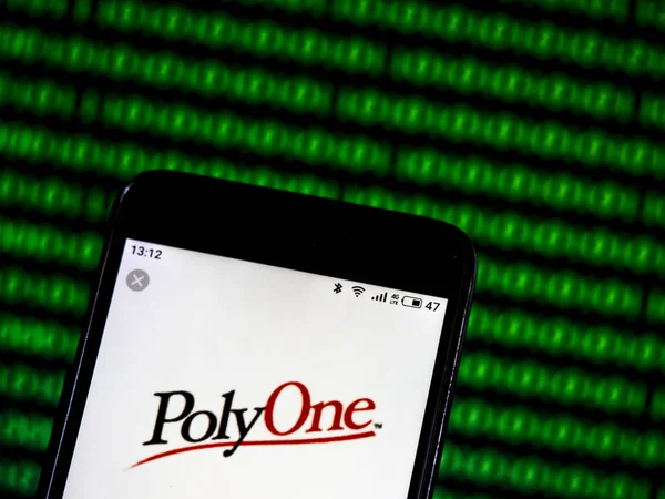 Kiev, Ukrayna - 16 Ocak 2019: Polyone Corporation Plastik malzeme ve reçine üretim şirketi logosu akıllı telefonda görüntülendi görüldü
