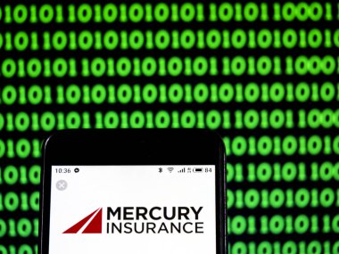 Kiev, Ukrayna - 17 Ocak 2019: Merkür genel sigorta şirket logosu akıllı telefon görüntülenen gördüm