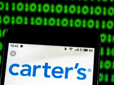 Kiev, Ukrayna - 17 Ocak 2019: Carter'ın Giyim şirketi logosu akıllı telefonda görüntülendi