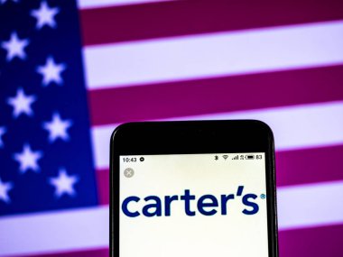 Kiev, Ukrayna - 17 Ocak 2019: Carter'ın Giyim şirketi logosu akıllı telefonda görüntülendi