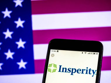 Kiev, Ukrayna - 18 Ocak 2019: Insperity şirket logosu akıllı telefon görüntülenen gördüm