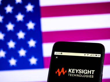 Kiev, Ukrayna - 18 Ocak 2019: Keysight Electronics şirket logosu akıllı telefonda görüntülendi
