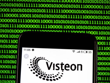 Kiev, Ukrayna - Jan 19, 2019: Visteon Otomotiv Şirket logosu akıllı telefon görüntülenen gördüm