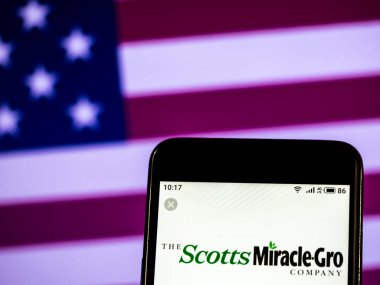 Kiev, Ukrayna - Jan 20, 2019: Scotts Miracle-Gro şirket logosu akıllı telefon görüntülenen gördüm