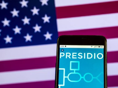 Kiev, Ukrayna - 22 Ocak 2019: Presidio ağ çözümleri Llc şirketi logosu bir akıllı telefon görüntülenen gördüm