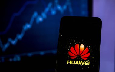 Huawei Technologies Co, Ltd logo akıllı telefon görüntülenen gördüm