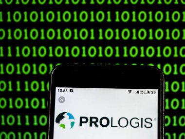 Kiev, Ukrayna - 24 Ocak 2019: Prologis gerçek emlak yatırım güven şirket logosu akıllı telefon görüntülenen gördüm