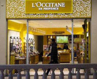 Kiev, Ukrayna - 29 Ocak 2019: L Occitane en Provence mağaza Globus alışveriş merkezinde