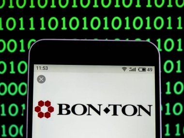 Kiev, Ukrayna - 6 Şubat 2019: Bon Ton Holdings Inc logo akıllı telefon görüntülenen gördüm
