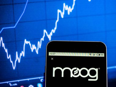 Kiev, Ukrayna - 6 Şubat 2019: şirket logosu üretim Moog Music müzik aleti akıllı telefon görüntülenen gördüm