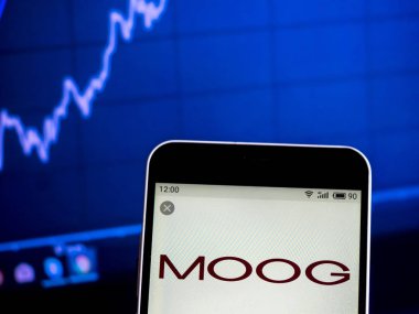 Kiev, Ukrayna - 7 Şubat 2019: Moog A.ş. Havacılık ve savunma şirket logosu akıllı telefon görüntülenen gördüm