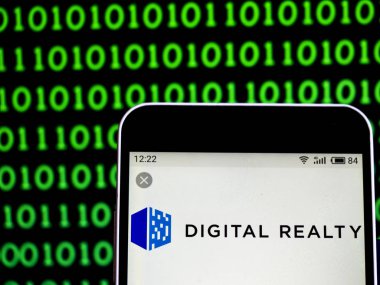 Kiev, Ukrayna - 7 Şubat 2019: Dijital Realty gerçek emlak yatırım güven şirket logosu akıllı telefon görüntülenen gördüm