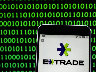 Kiev, Ukrayna - 7 Şubat 2019: E-ticaret finansal hizmetler şirket logosu akıllı telefon görüntülenen gördüm