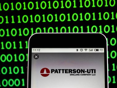  Kiev, Ukrayna - 10 Şubat 2019: Patterson-iye enerji şirket logosu akıllı telefon görüntülenen gördüm