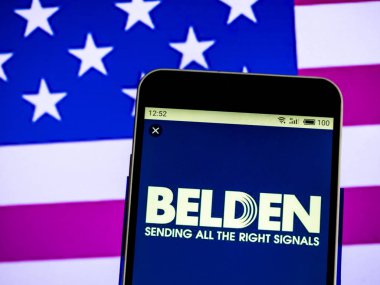 Kiev, Ukrayna - 9 Şubat 2019: Belden şirket logosu akıllı telefon görüntülenen gördüm