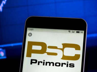 Kiev, Ukrayna - 9 Şubat 2019: Primoris Hizmetleri Corporation Şirket logosu akıllı telefon görüntülenen gördüm