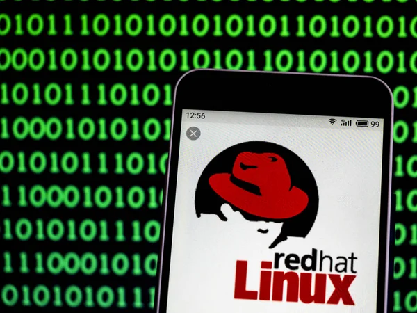 キエフ ウクライナ 2019 Red Hat のソフトウェア会社のロゴを見てスマート フォンに表示されます — ストック写真