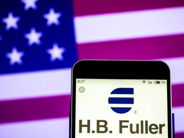 Kiev, Ukrayna - 13 Şubat 2019: HB Fuller şirket logosu akıllı telefon görüntülenen gördüm