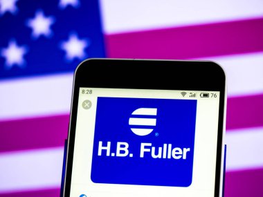 Kiev, Ukrayna - 13 Şubat 2019: HB Fuller şirket logosu akıllı telefon görüntülenen gördüm