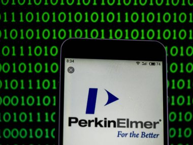Kiev, Ukrayna - 13 Şubat 2019: Perkinelmer, Inc logo akıllı telefon görüntülenen gördüm