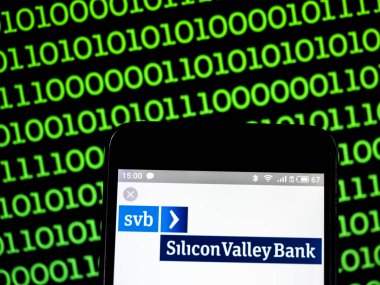 Kiev, Ukrayna - 17 Şubat 2019: Silikon Vadisi banka logo akıllı telefon görüntülenen gördüm