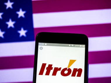 Kiev, Ukrayna - 17 Şubat 2019: Itron, Inc. şirket logosu akıllı telefon görüntülenen gördüm