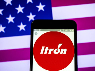 Kiev, Ukrayna - 17 Şubat 2019: Itron, Inc. şirket logosu akıllı telefon görüntülenen gördüm