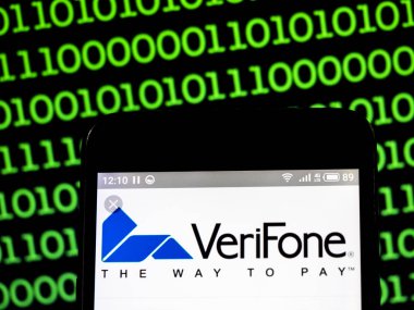 Verifone şirket logosu akıllı telefon görüntülenen gördüm