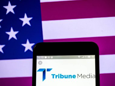Tribün şirket logosu akıllı telefon görüntülenen gördüm