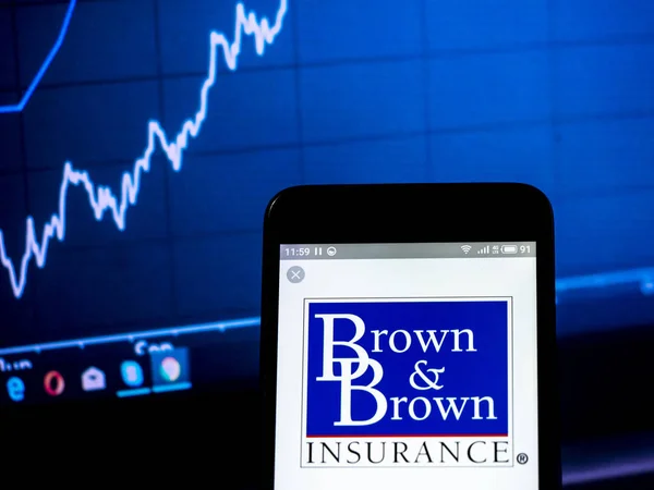 Brown & Brown, Inc. logotipo da empresa visto exibido no telefone inteligente — Fotografia de Stock