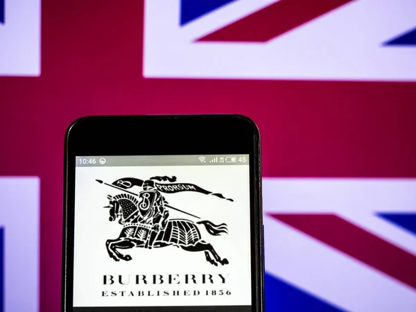 Logo společnosti Burberry Group Plc vidět zobrazeného na chytrý telefon. — Stock fotografie
