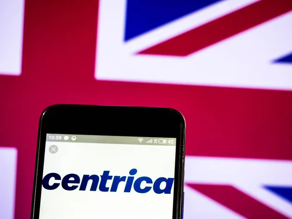 Centrica plc 회사 로고는 스마트 폰에 표시 된 볼. — 스톡 사진