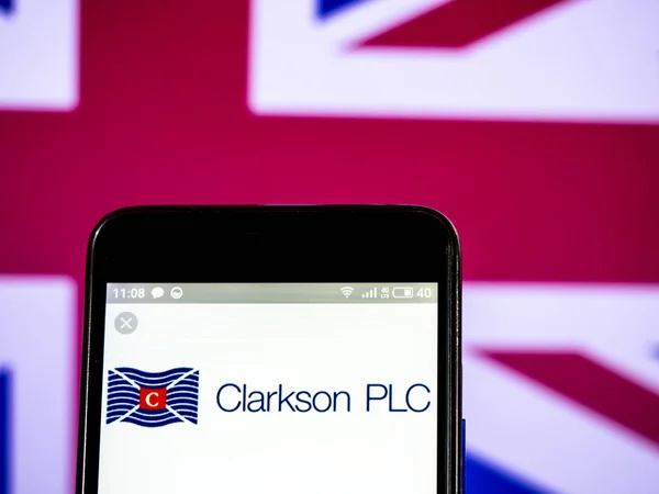 Clarkson plc bedrijfslogo gezien weergegeven op smart phone. — Stockfoto