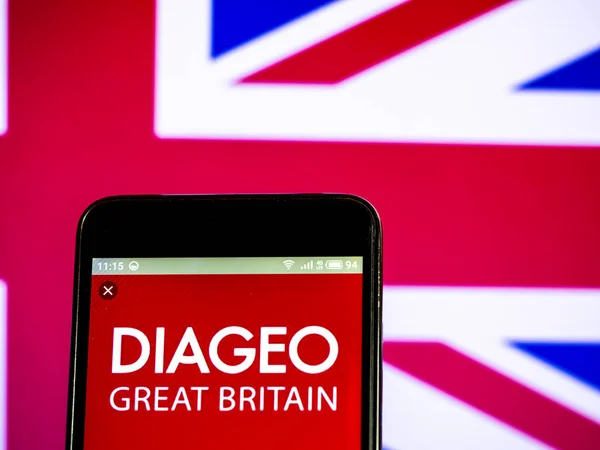 Logo společnosti Diageo plc vidět zobrazeného na chytrý telefon. — Stock fotografie