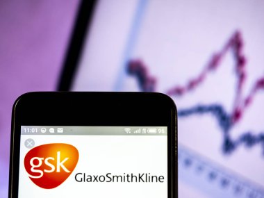 GlaxoSmithKline şirket logosu akıllı telefon görüntülenen gördüm.