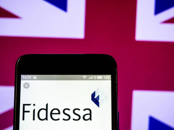 Fidessa 그룹 plc 회사 로고는 스마트 폰에 표시 된 볼. — 스톡 사진