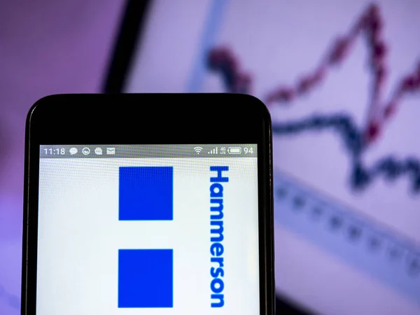 Hammerson plc cég logója látható jelenik meg a szúró telefon. — Stock Fotó