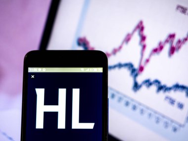 Hargreaves Lansdown plc şirket logosu görüntülenen akıllı pho gördüm