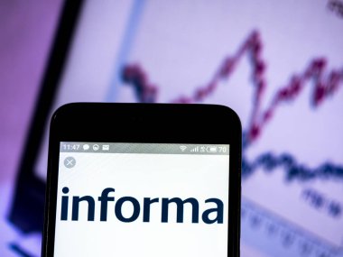 Informa plc şirket logosu akıllı telefon görüntülenen gördüm.